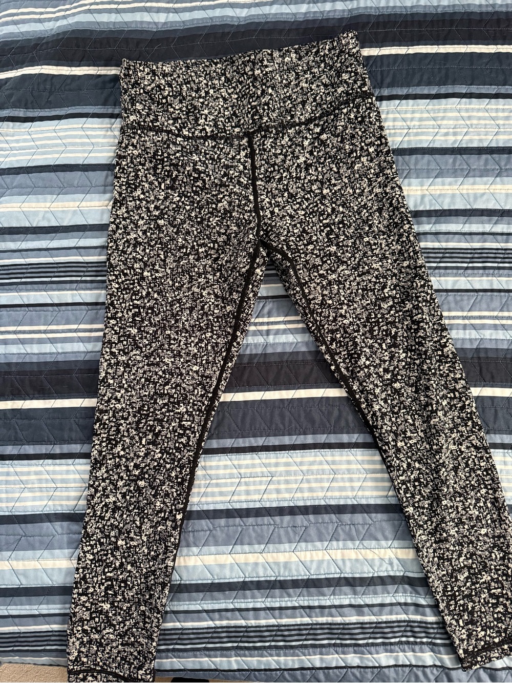 Zyia Black & White Speckled Leggings